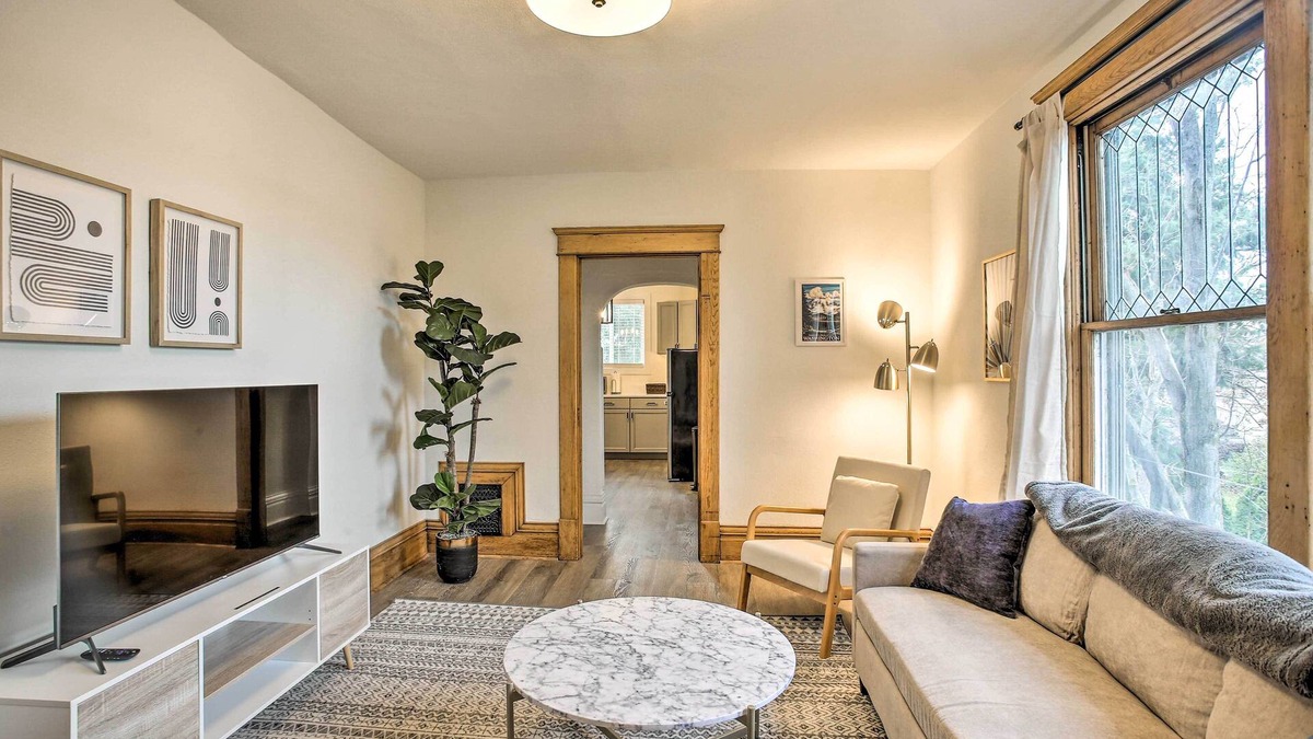 West Central Apartment | Chic & Historic Apt: 1 Mile to Dtwn Spokane!