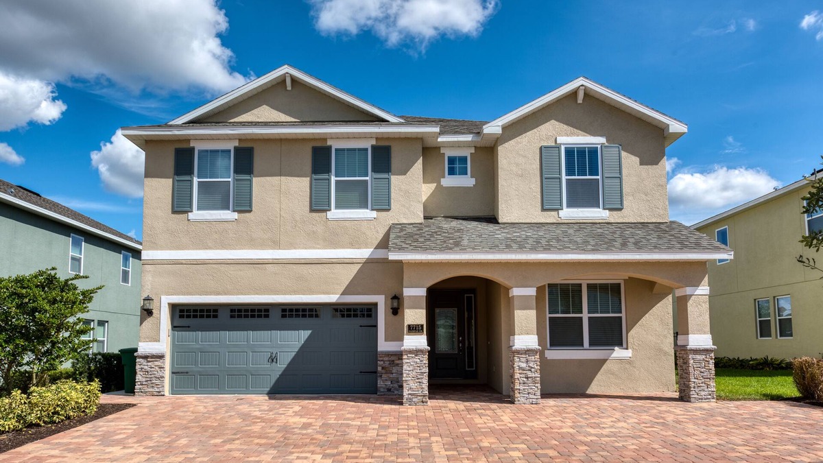 West Kissimmee House | Chic Home with Mini Soccer Field, Golf near Disney with Waterpark & Resort.