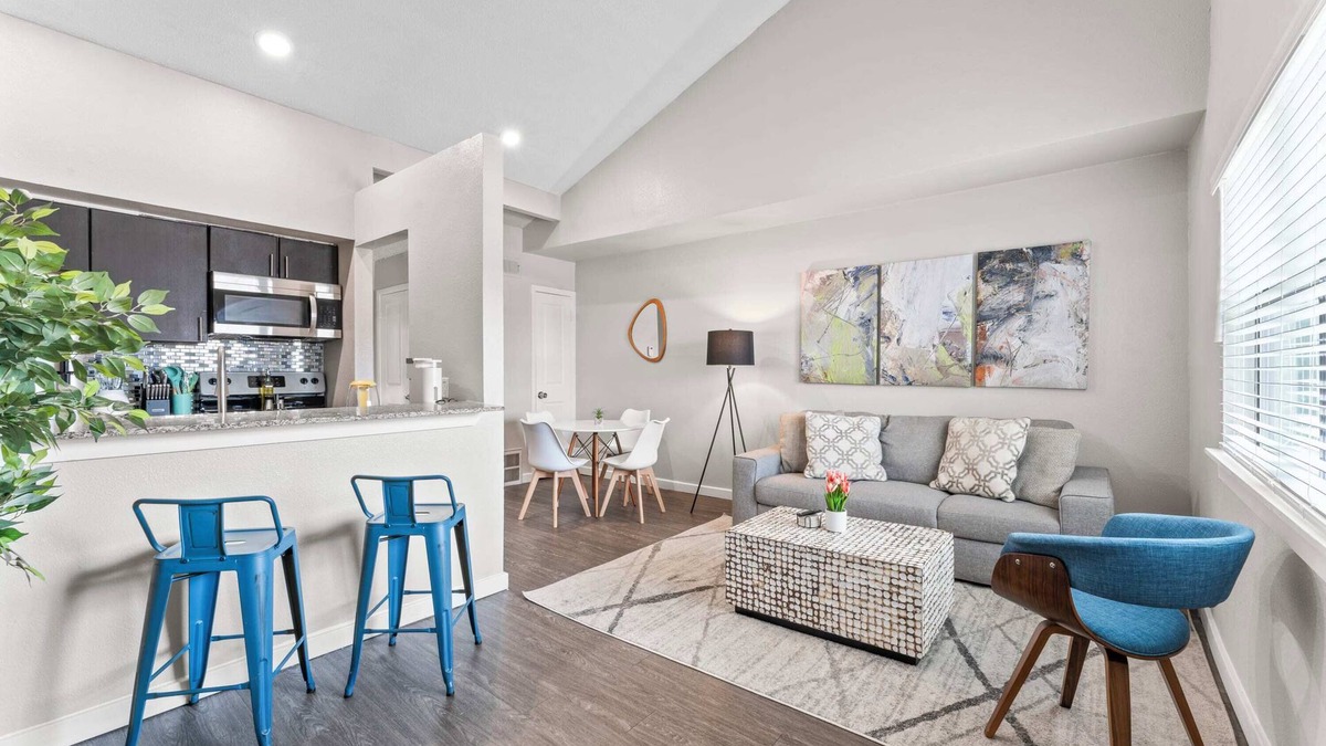 Windsor Park Apartment | Chic King Bed 1BR Suite, 5 Min to DT