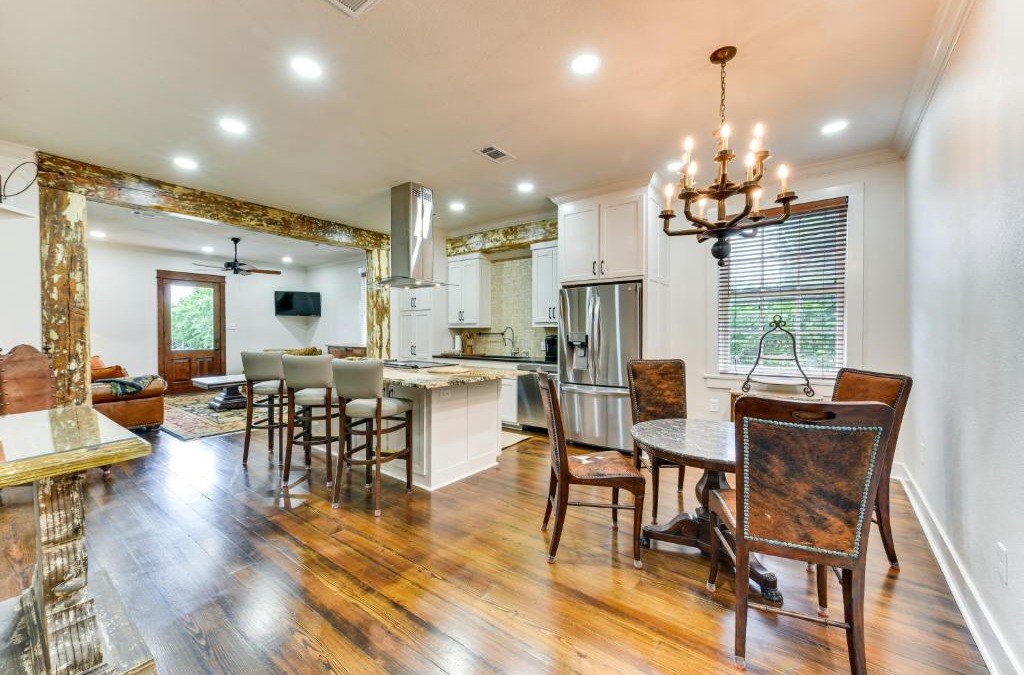 New Roads Apartment | Chic Louisiana Retreat - Balcony and River Views!