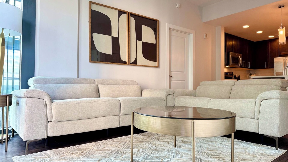 North Buckhead Apartment | Chic & Modern 2BR Apartment in the Heart of Buckhead – Walk to Dining & Shops!