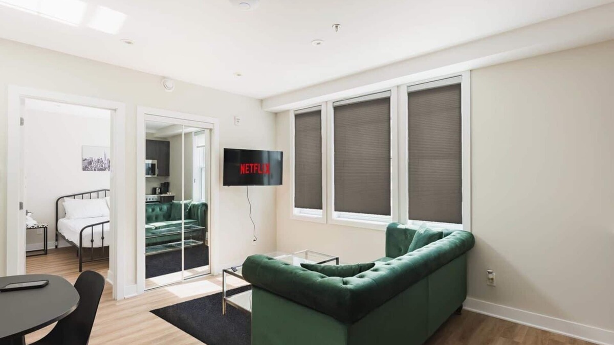 Shaughnessy Village Apartment | Chic & Modern 2BR w/AC in the Heart of MTL- 57