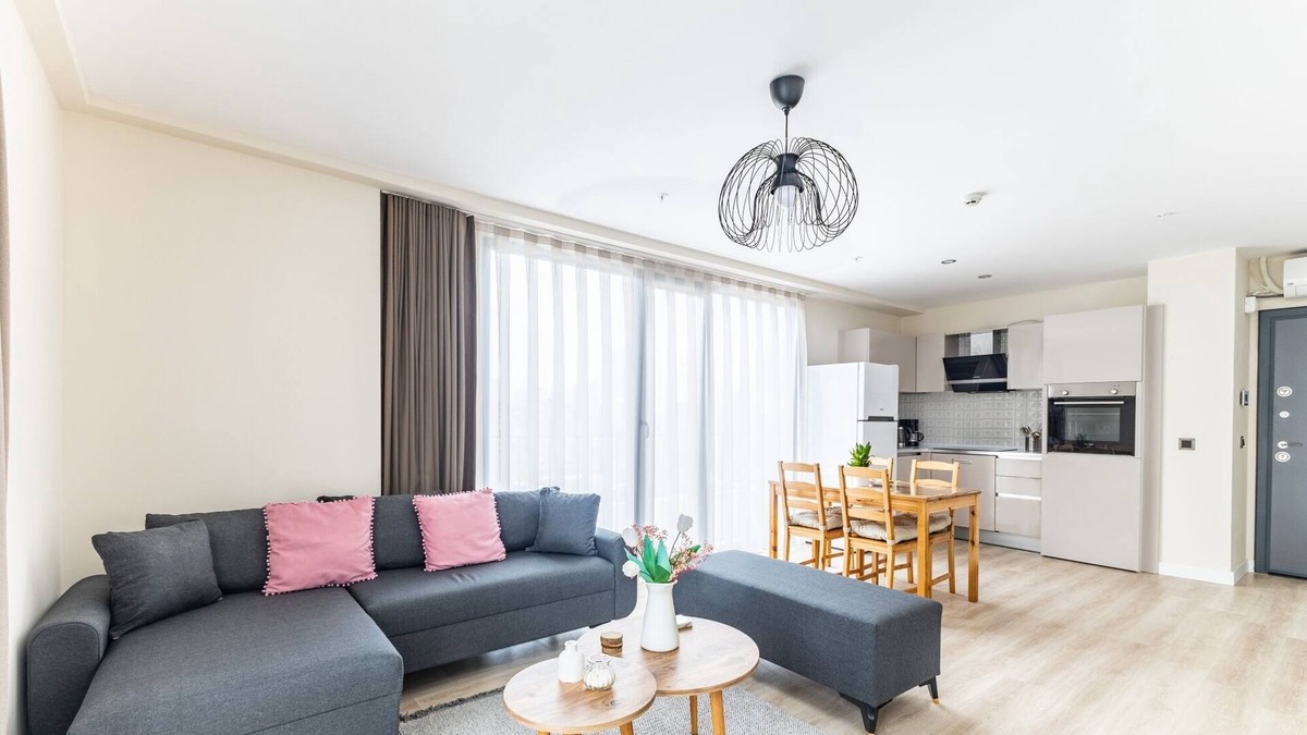 Umraniye Apartment | Chic, Modern and Spacious Flat near Finance City