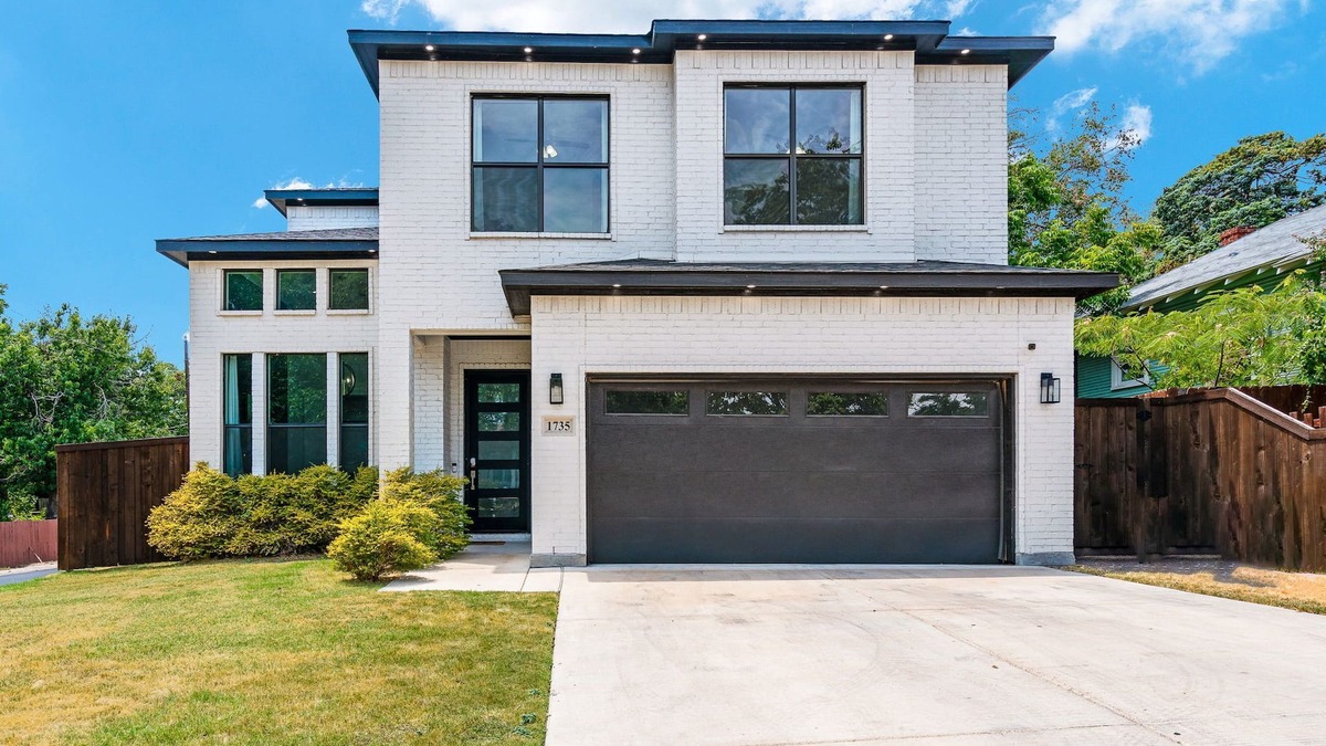 Cedar Crest House | Chic Modern New Build - Great For Large Families