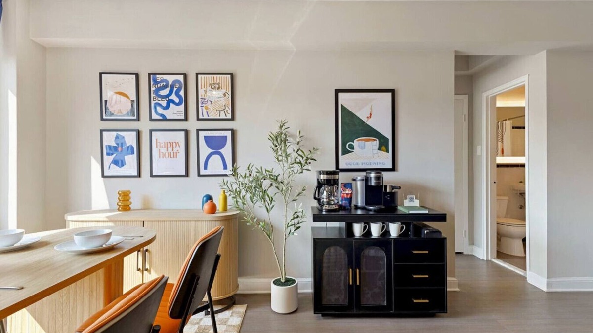 Radnor - Fort Myer Heights Apartment | Chic & Modern Unit | Free Parking