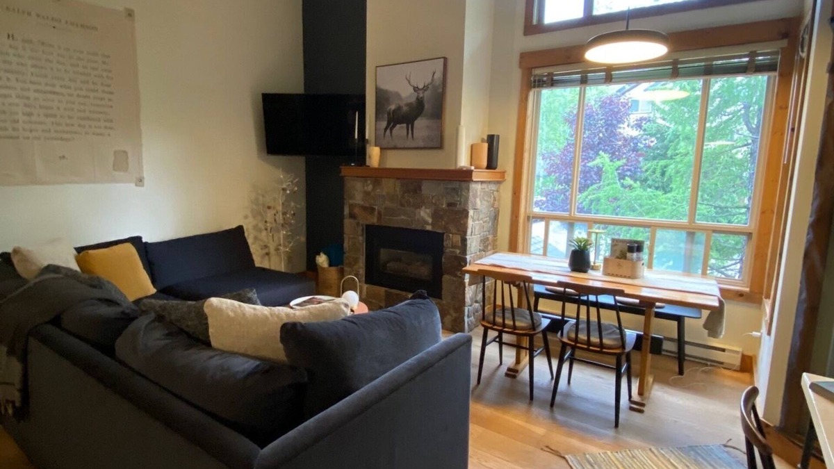 East Kootenay Condo | Chic mountain ski-in condo. Cozy gas fireplace, luxuriously appointed.