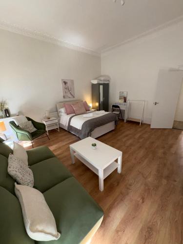 Pembridge Apartment | Chic Notting Hill Studio in Prime Central Location