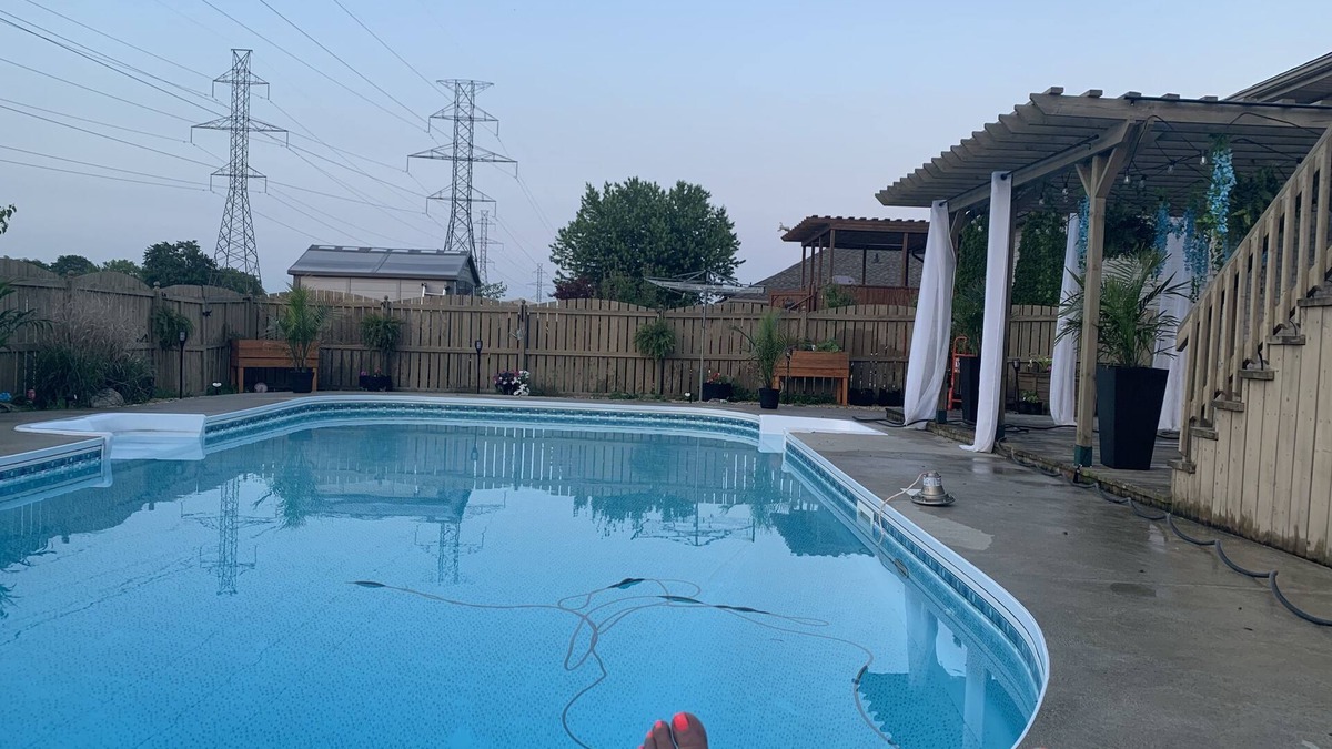 Lakeshore House | Chic, oasis 5BR with in ground Pool Hot Tub, Magical Yard—Perfect for Any Stay
