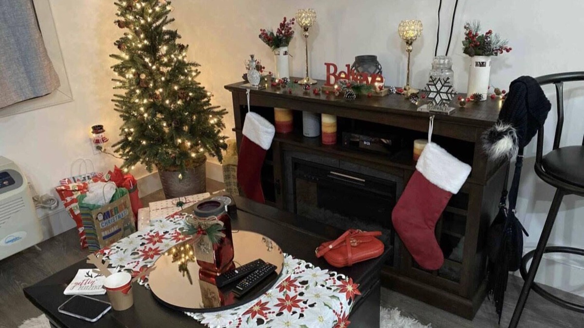 Bay Shore Apartment | Chic on Main Street apartment near it all!