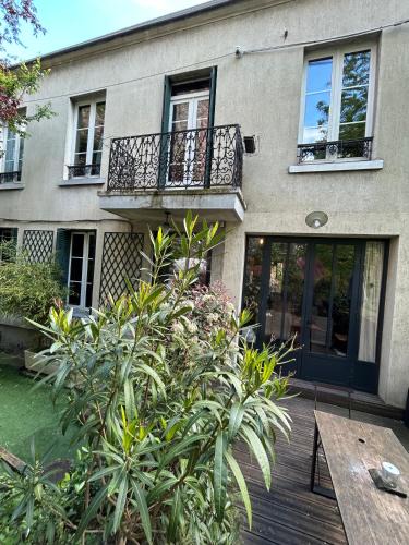 Vignerons House | Chic Parisian House, 30 min Disney