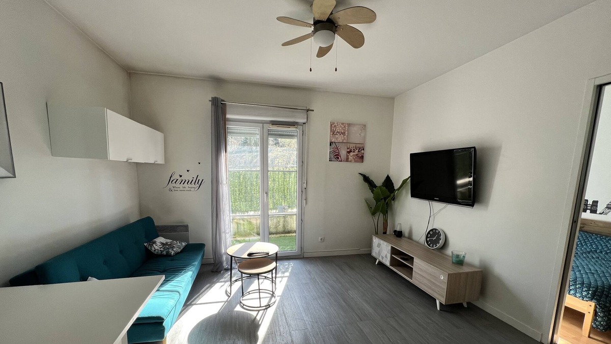 Le Plessis-Robinson House | Chic practical, peaceful and bright T2 in the heart of the city 🚌🚉🏥🍱🥖🌳✅