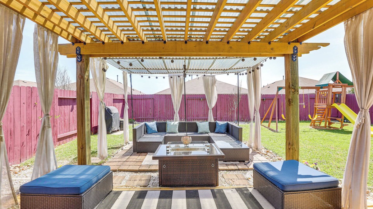 Katy House | Chic & Relaxing Katy Escape w/Community Pool!