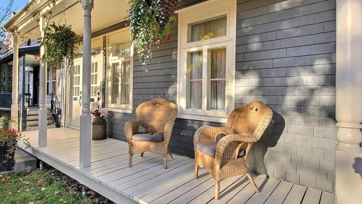Sainte-Foy-Sillery-Cap-Rouge Apartment | Chic renovated apartment with parking