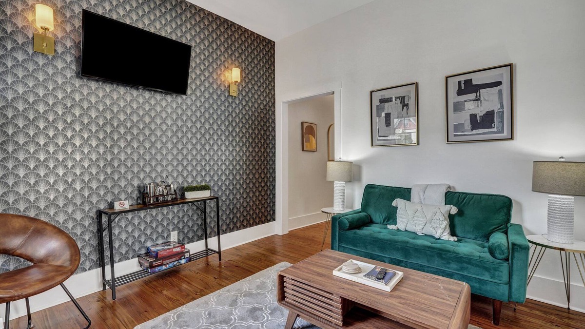 Thomas Square House | Chic Retreat in Savannah’s Victorian District by Lucky Savannah