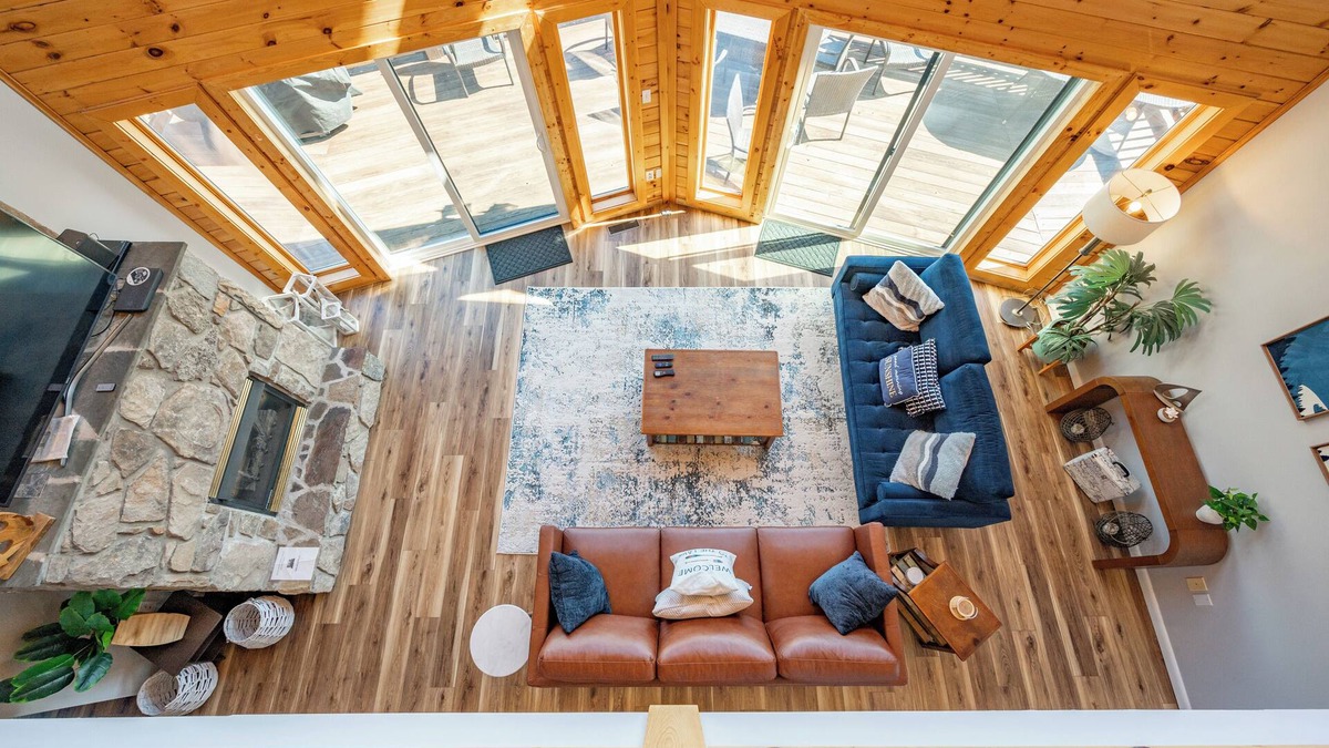 Paradise Point House | Chic Rustic Log Cabin Near Lake w/Fire Pit