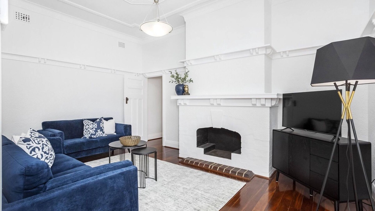 West Perth House | Chic Semi-Detached 2-Bed Home with Outdoor Dining