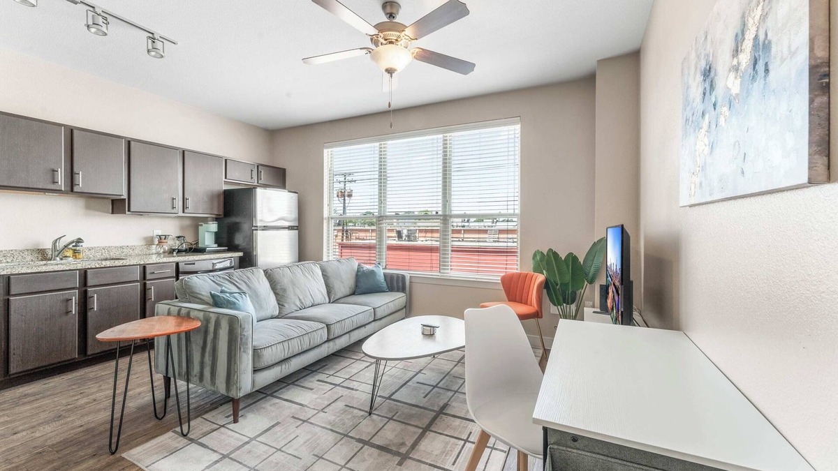 Pleasant Valley Apartment | Chic SoCo 1BR King Suite w/GymPickleballLaundry