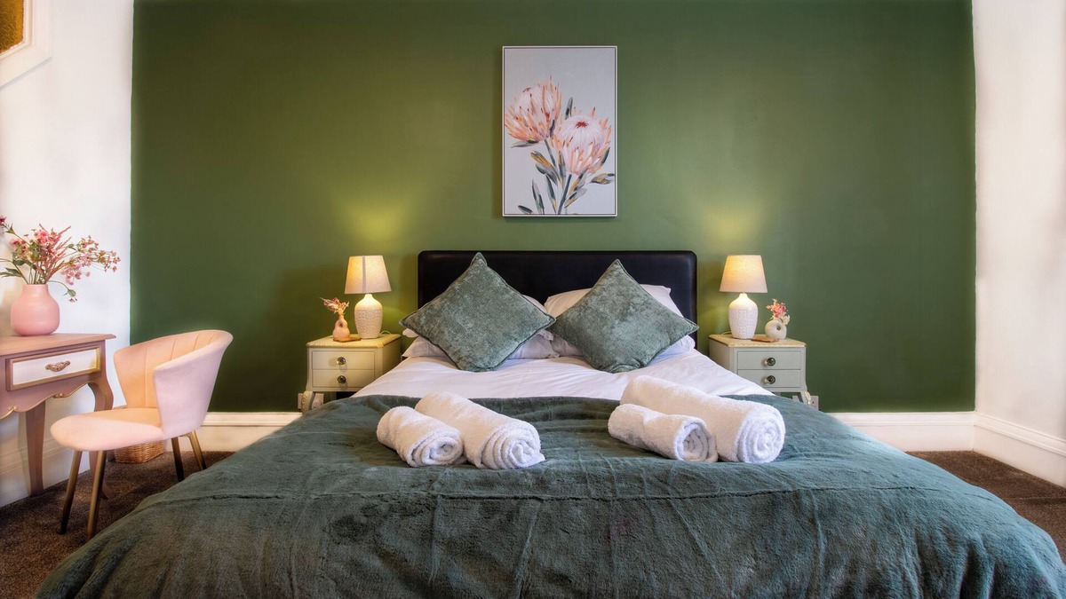 Streatham Hill Apartment | Chic & Spacious 2 double bed flat in Tulse Hill