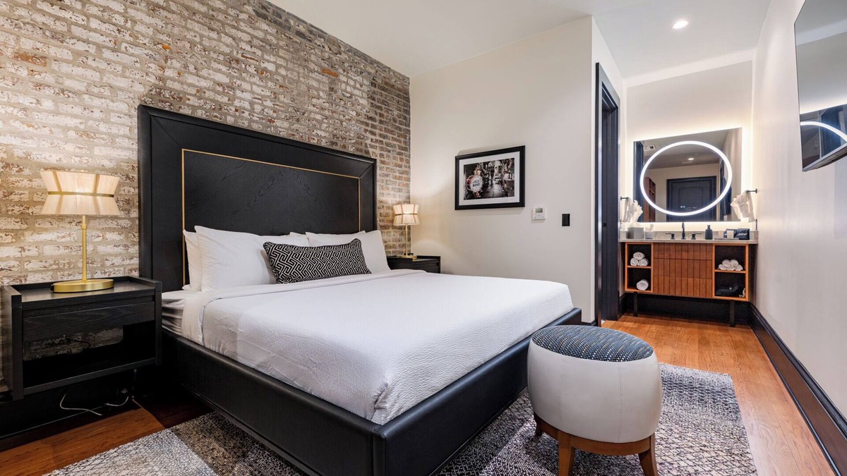 French Quarter Hotel | Chic Studio 2 Blocks to Bourbon St | The Mayfair