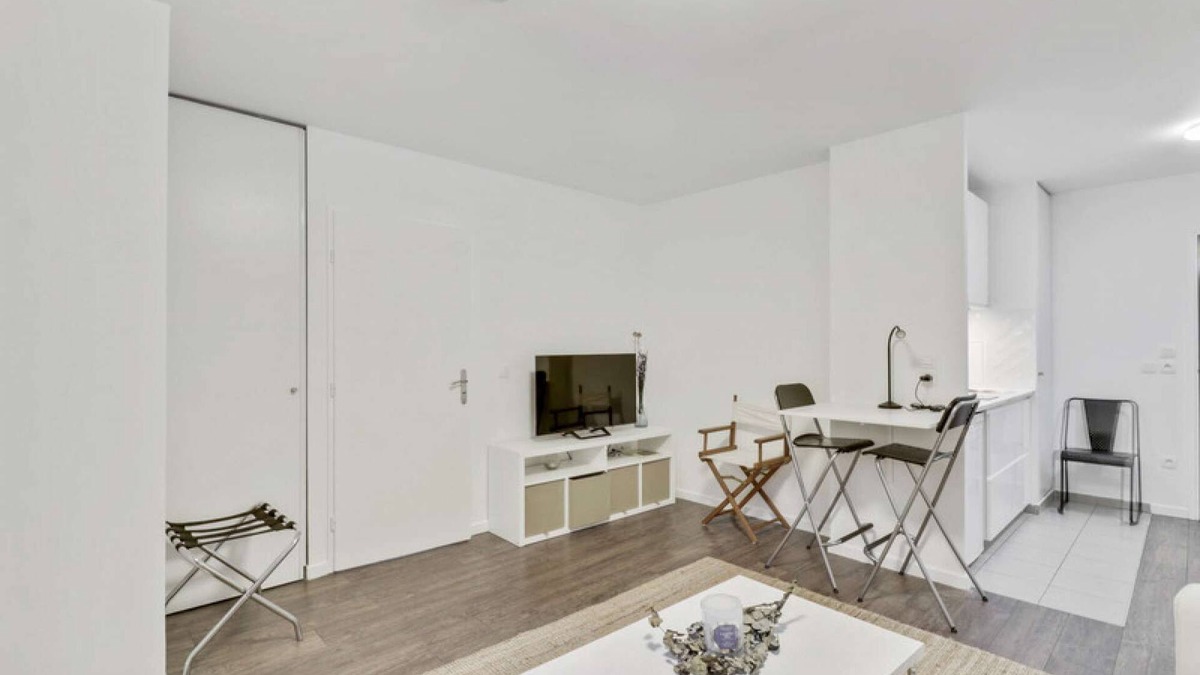 Rosny-sous-Bois Apartment | Chic studio Appartment