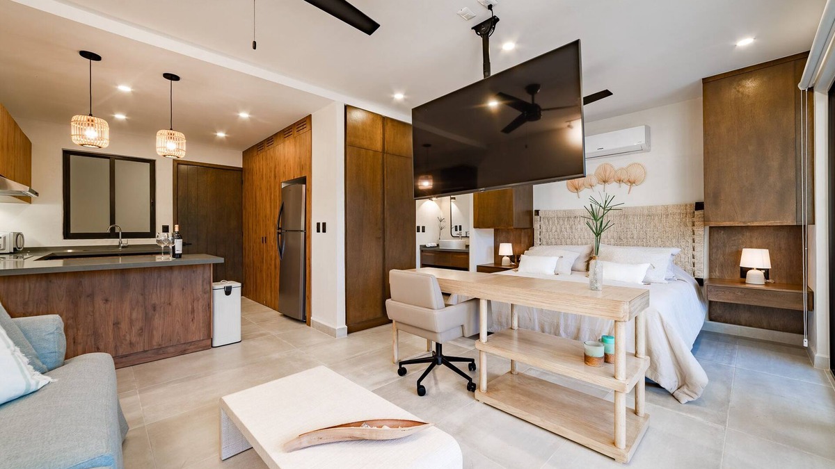Jimenez Condo | Chic Studio in Downtown Santa Cruz
