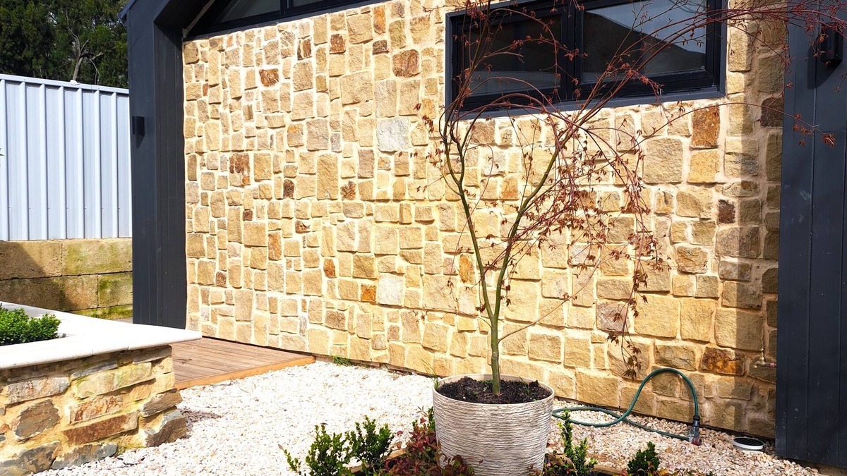 Woodside Apartment | Chic studio in lovely Woodside Adelaide Hills with AC, WiFi, Fireplace and Bath