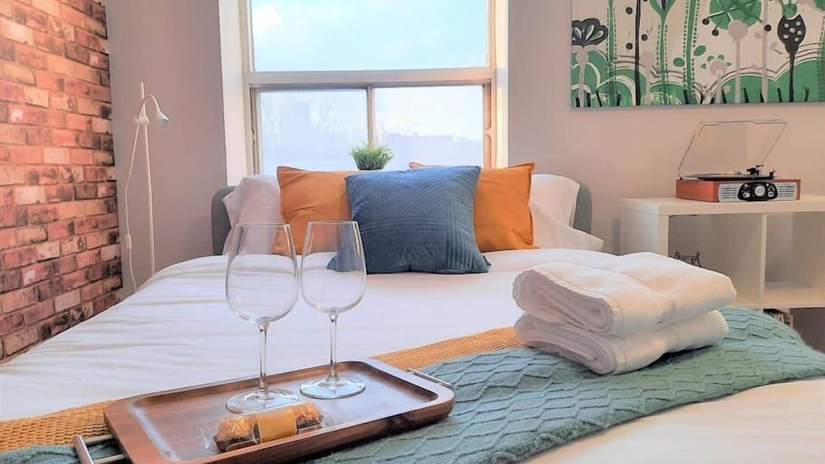 Inglewood Apartment | Chic Studio Minutes to DT