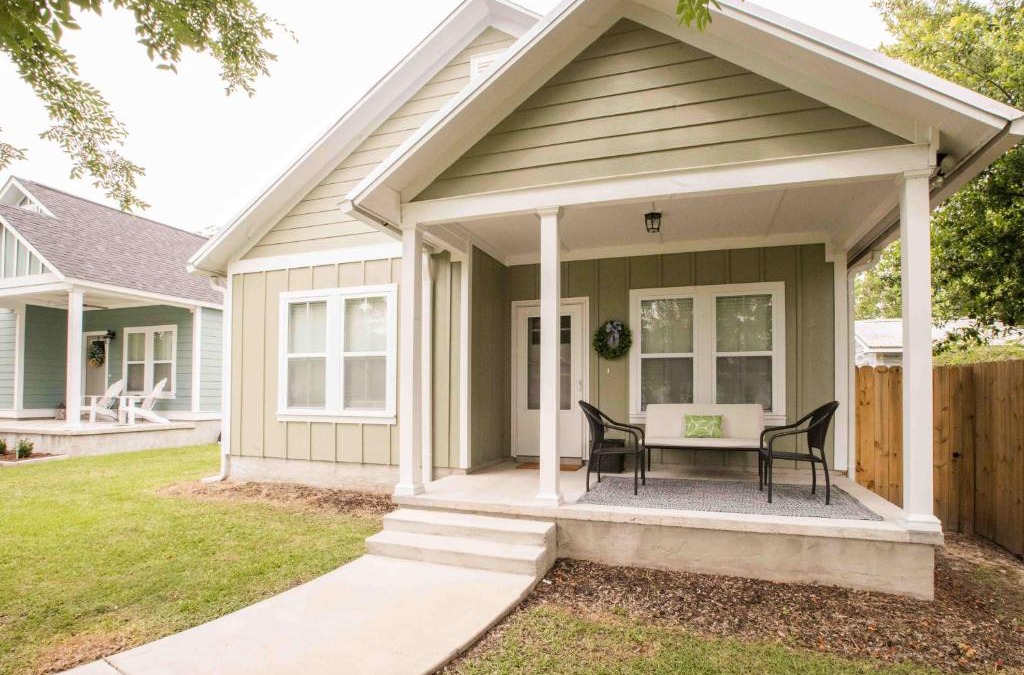 Thomasville House | Chic Thomasville Home Walk to Downtown!