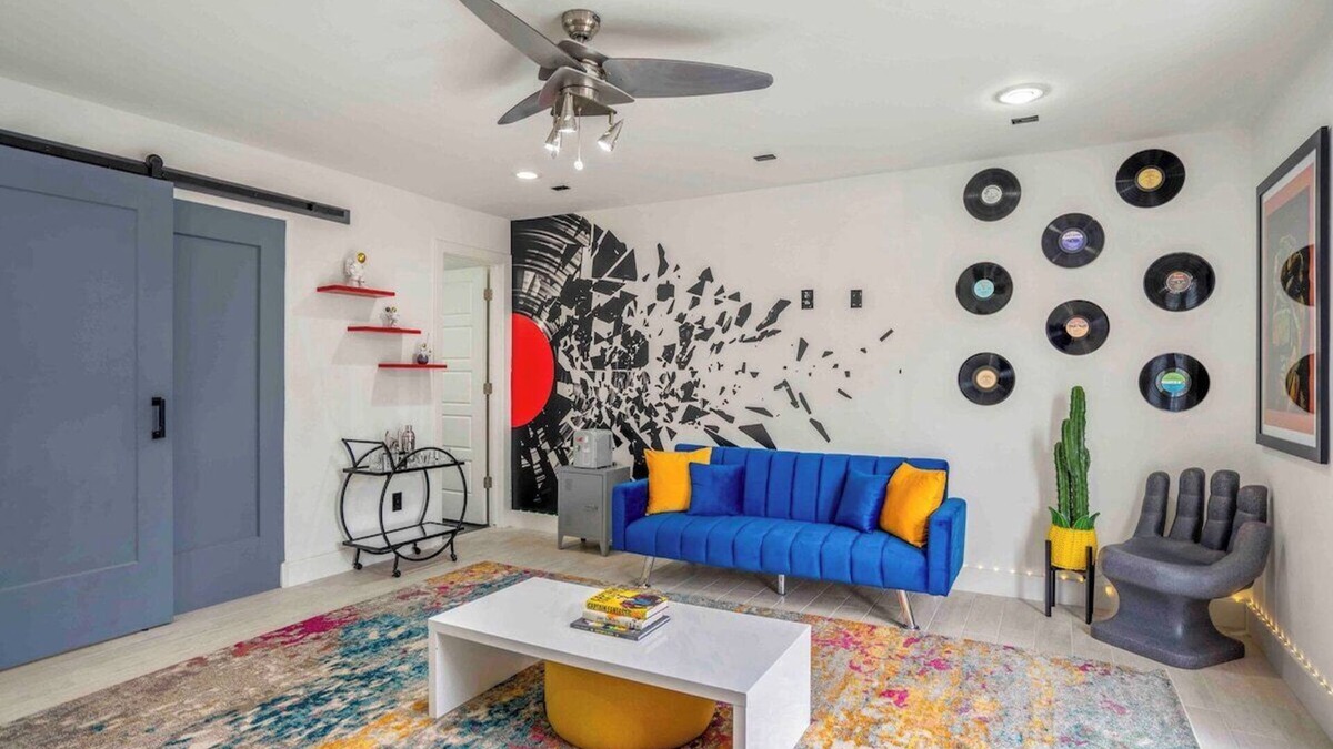 Greenway Plaza-Upper Kirby House | Chic upscale condo in the heart of Houston