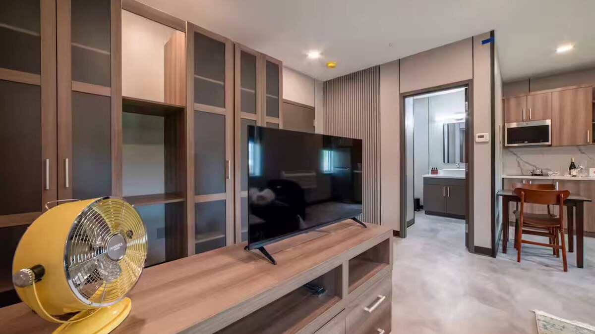 Binghamton Apartment | Chic Urban Loft across from BU
