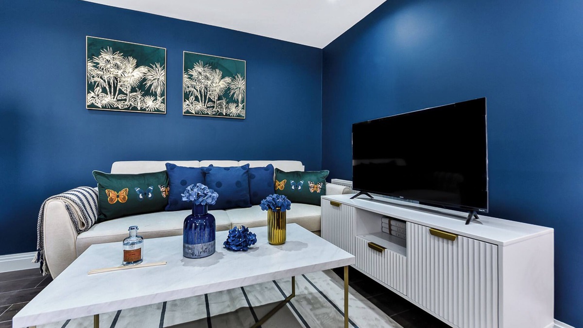Peckham Rye House | Chic Urban Retreat: 3BR Gem in Vibrant Location