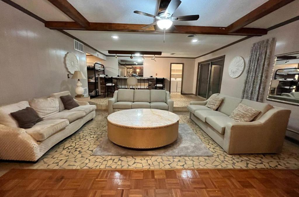 Memphis House | Chic Very Large Home Near Downtown Beale Street