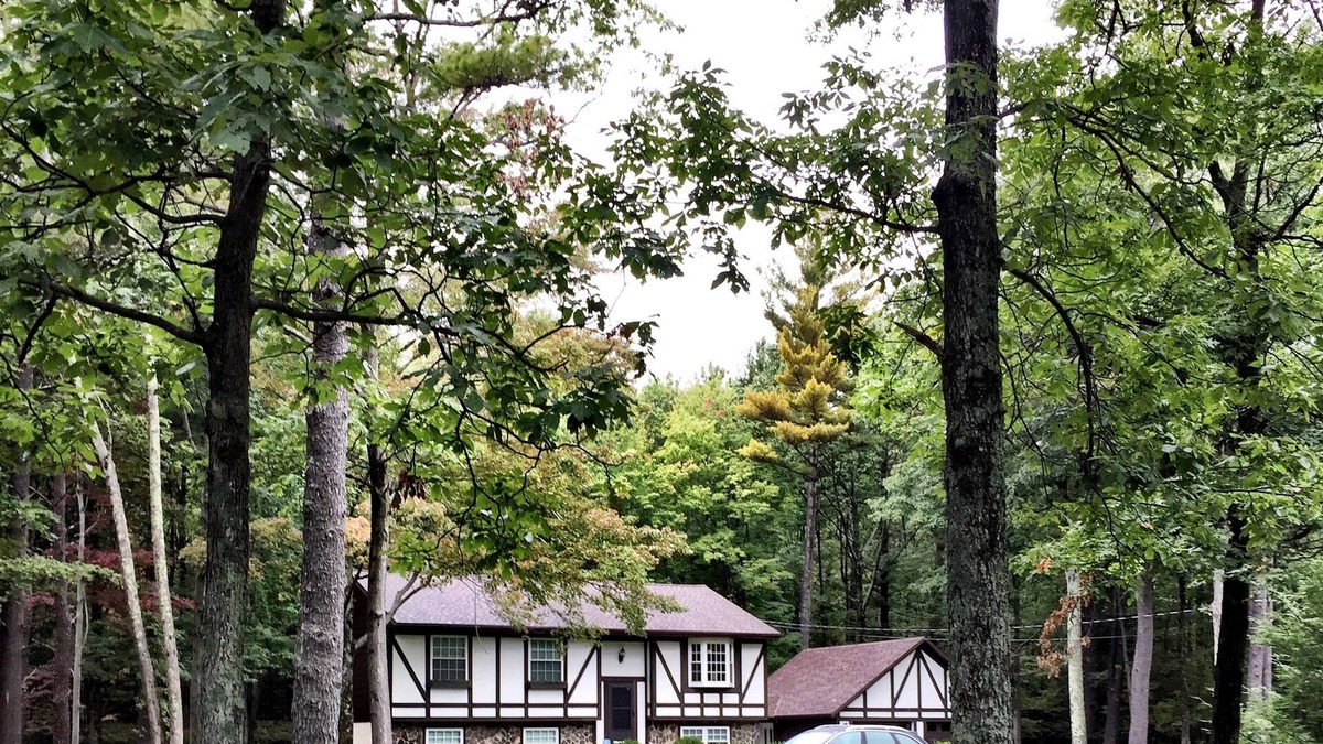 Saugerties Cottage | Chic, Very Private, Three Bedroom Cottage - Serene Peaceful, And Minutes To Ski