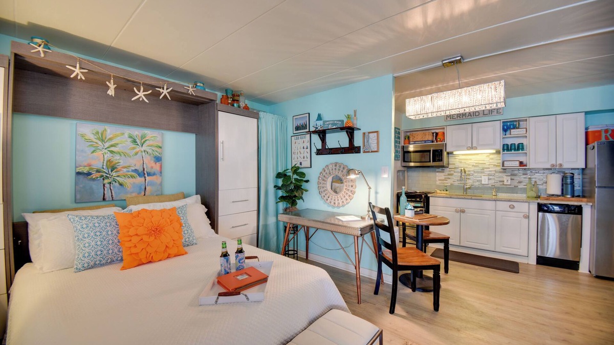 Northeast Virginia Beach Apartment | Chic Virginia Beach Retreat - Pool, Steps to Beach