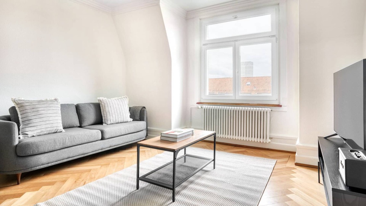 Wipkingen Apartment | Chic Wipkingen 3.5 Room w/ Storage & W/D, 2 mins to Market, by Blueground