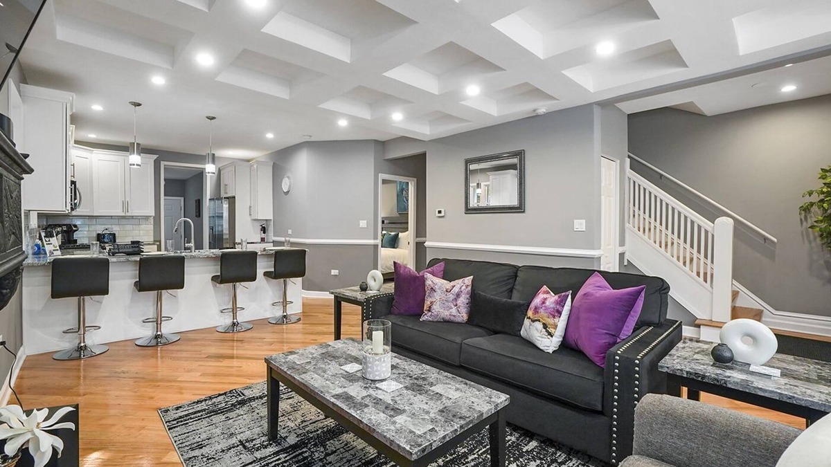 Forestview House | Chicago FHS Rental - Vernon Ave