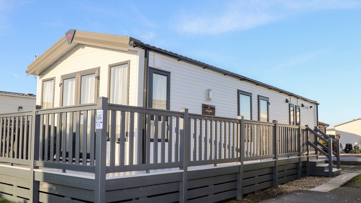 Chichester Cottage | CHICHESTER LAKESIDE HOLIDAY PARK, pet friendly in Chichester