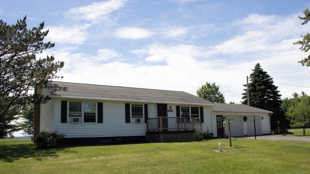 Penn Yan House | Chickadee Hemlock