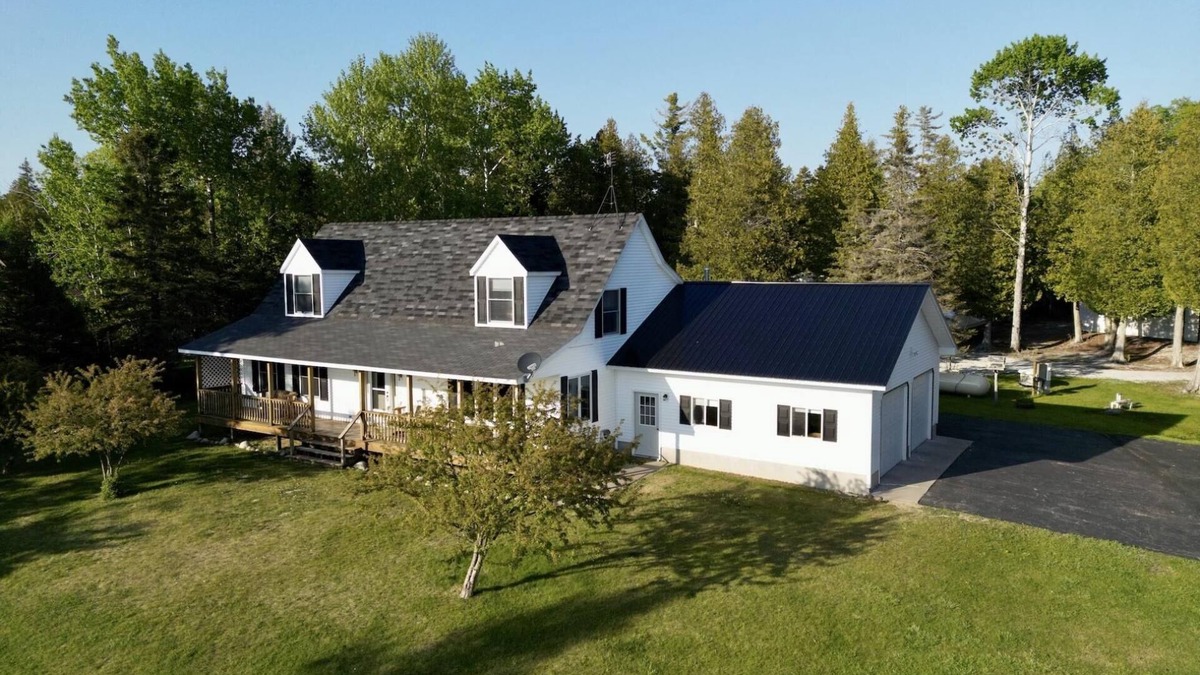Drummond Island House | Chickadee on Drummond Island