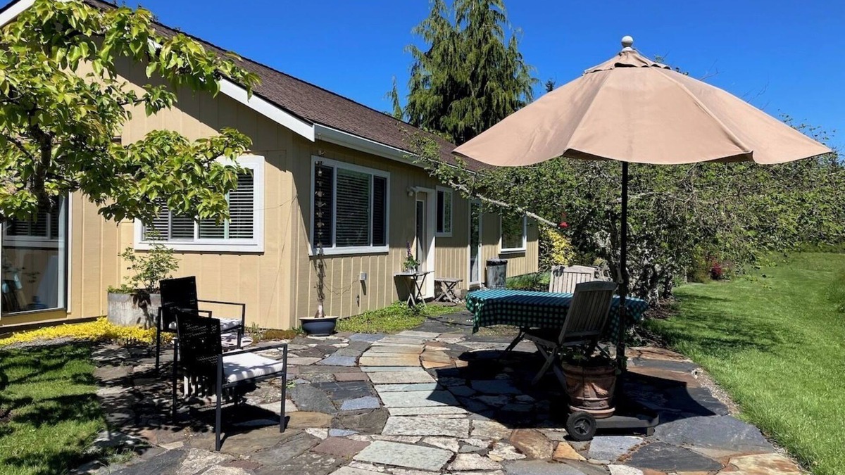 Bell Hill Cottage | Chicken Coop Guest House Near Olympic National Park Sequim Pet friendly One bdrm