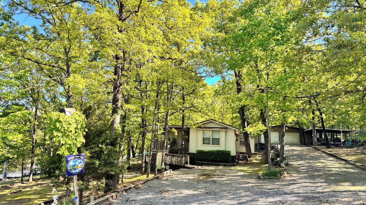 Cookson House | Chicken Creek Casa at Lake Tenkiller! .5 MILES TO LAKE, NOT 3.4!