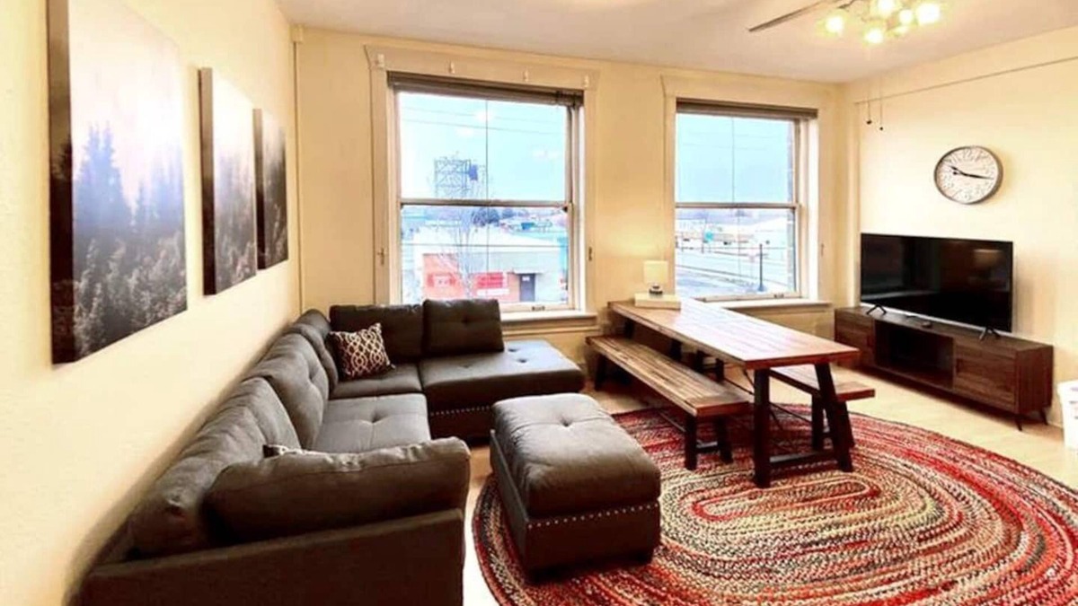 Enterprise Apartment | Chief Joseph Suite - Pet and Family Friendly!