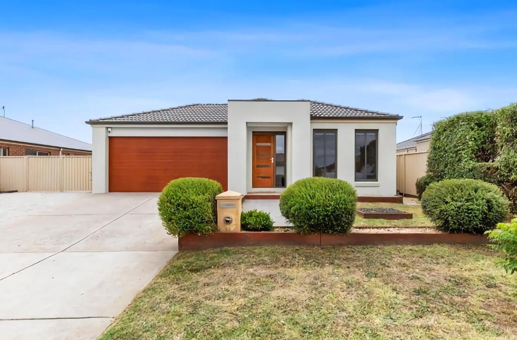 Delacombe Apartment | Chifley Place - Cool Suburban Crib!