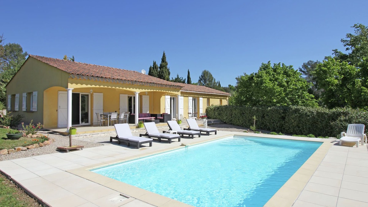 Bagnols-en-Foret Villa | Child-friendly villa with private pool