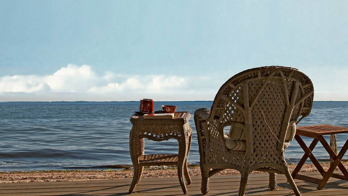 Madison Cottage | Chill and relax. Or remote to work from the beach.
