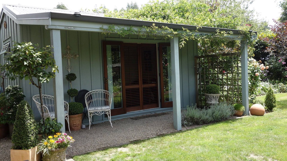 Claudelands Cabin | Chill at The Cabin