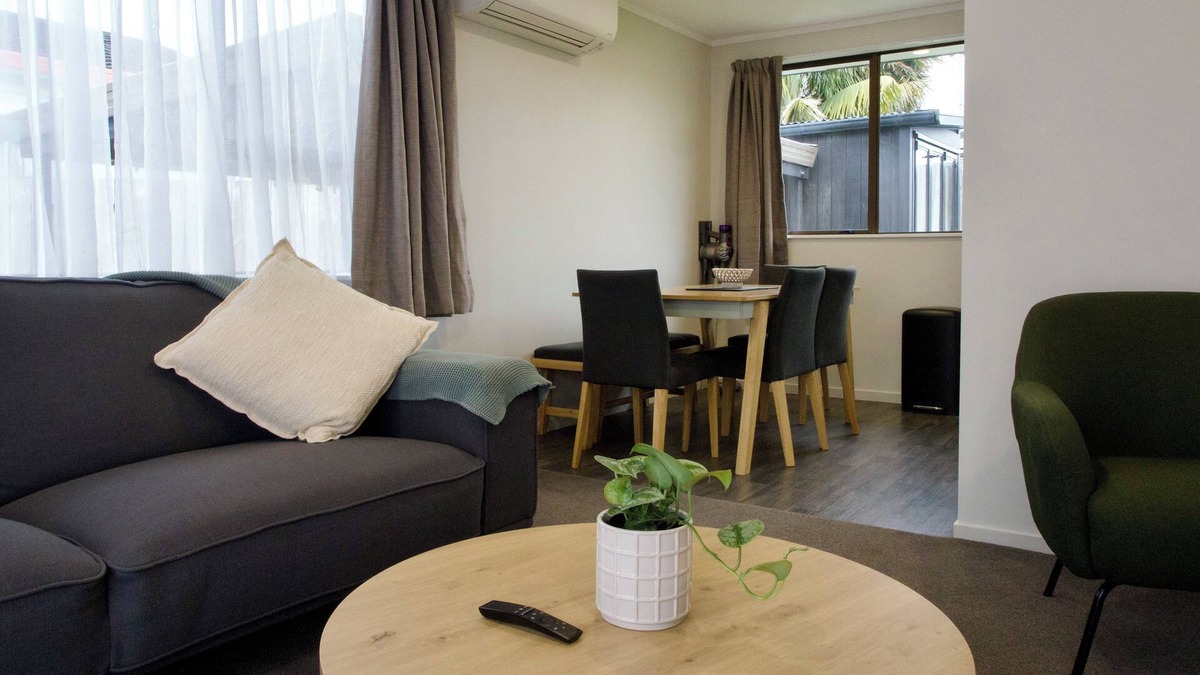 Papakura House | Chill Out South - Auckland Holiday Home