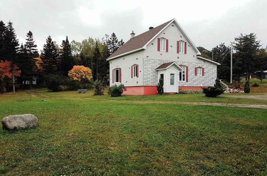 Sainte-Anne-des-Monts House | Chill Shack - Auberge Jeunesse