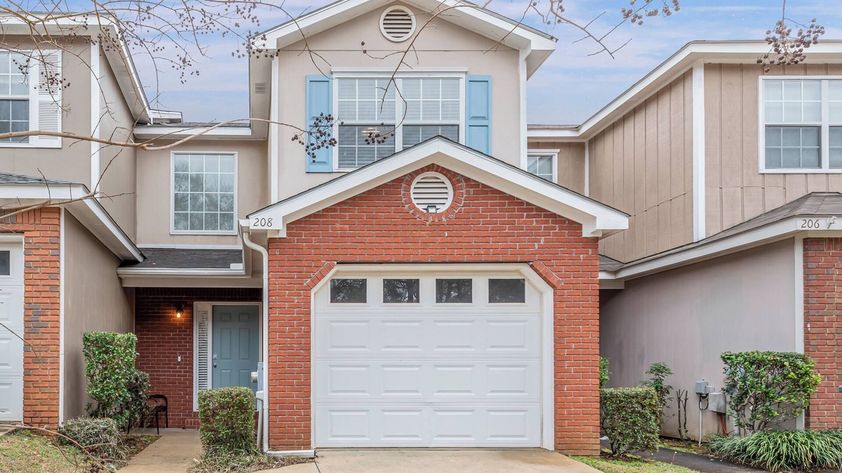 Enterprise House | Chillin' at Foxchase 2BR/2.5BA
