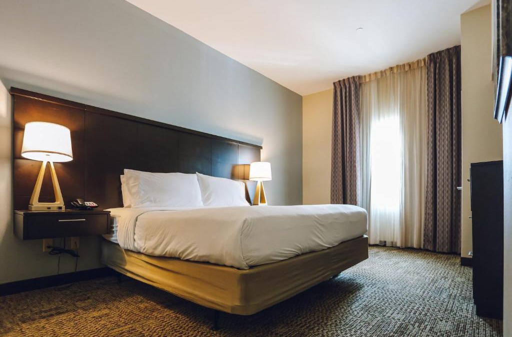 Chinatown Apartment | Chinatown 1B and Free Parking Washer and Dryer Gym Relux 320